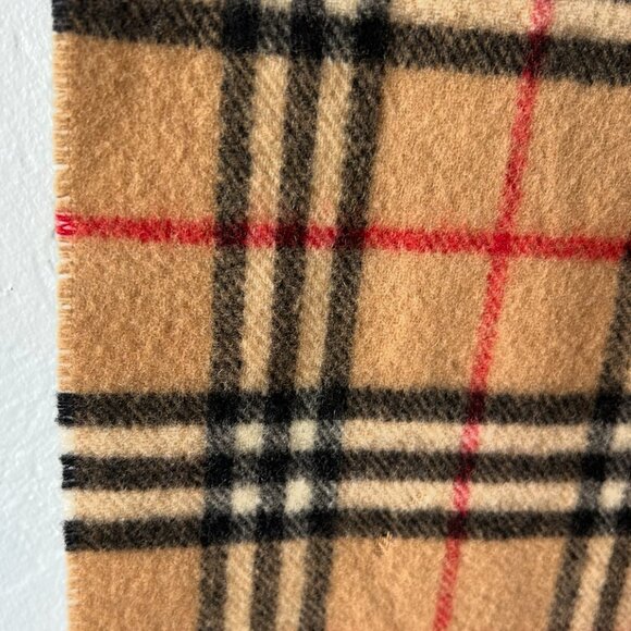 Vintage Burberry scarf 100% Lambswool Made in England Camel Color - Picture 9 of 10